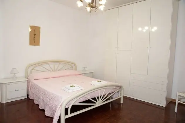 Üç Kişilik Oda, Ortak Banyo