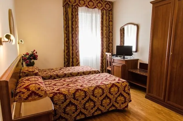 İki Ayrı Yataklı Oda, 2 Tek Kişilik Yatak