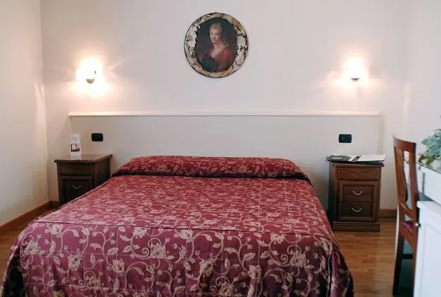 Tek Büyük Yataklı Oda, 1 Çift Kişilik Yatak