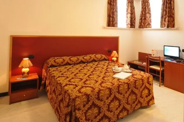 Tek Büyük Yataklı Oda, 1 Çift Kişilik Yatak