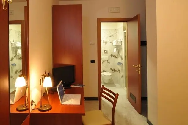 Tek Büyük Yataklı Oda, 1 Çift Kişilik Yatak