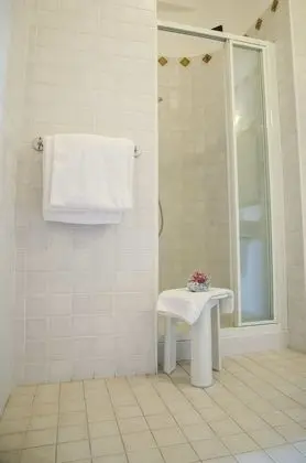 Tek Büyük Yataklı Oda, 1 Çift Kişilik Yatak