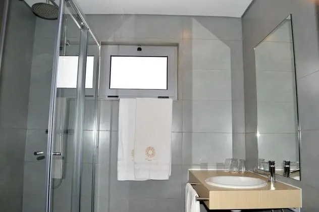 Tek Büyük veya İki Ayrı Yataklı Oda, Sigara İçilmez