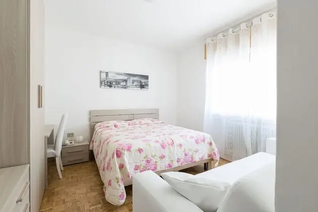 Basic Üç Kişilik Oda
