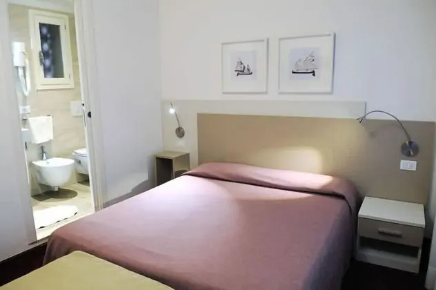 Classic Tek Büyük Yataklı Oda