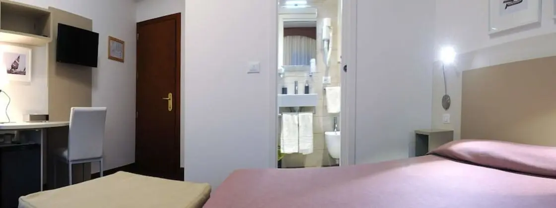 Classic Tek Büyük Yataklı Oda