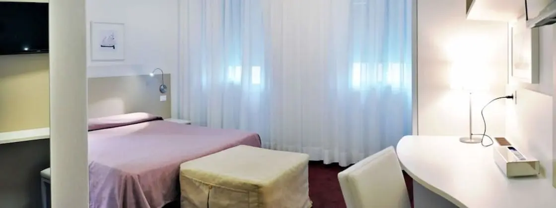 Classic Tek Büyük Yataklı Oda