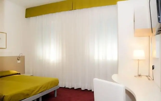 Classic Tek Büyük Yataklı Oda