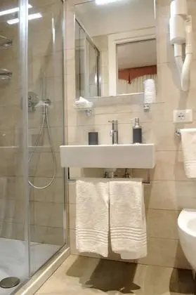 Classic Tek Büyük Yataklı Oda