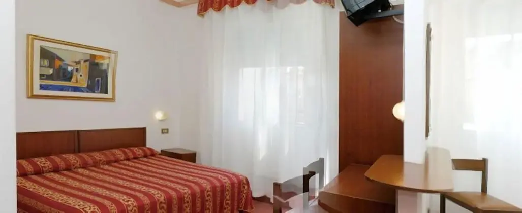 Classic Üç Kişilik Oda