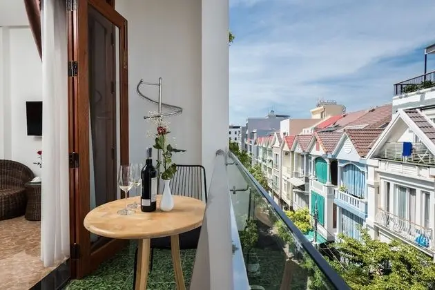 Stüdyo, Balkon