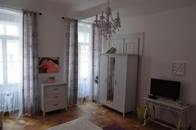 Deluxe Tek Büyük veya İki Ayrı Yataklı Oda, Ortak Banyo