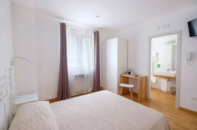 Classic Tek Büyük Yataklı Oda