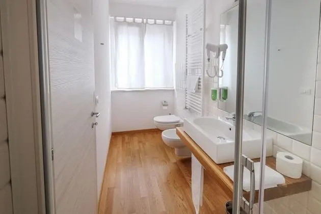 Classic Tek Büyük Yataklı Oda