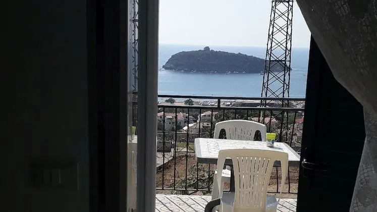 Dört Kişilik Oda, Teras, Deniz Manzaralı (Luigi)