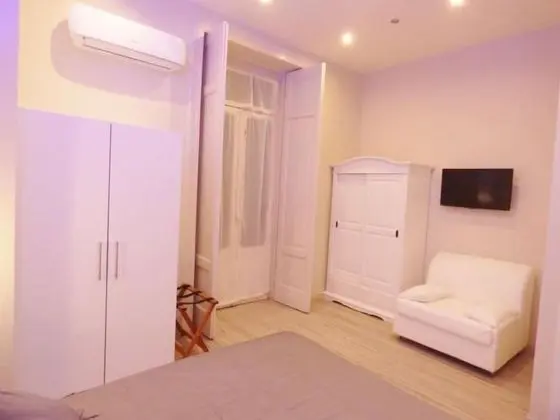 Comfort Tek Büyük Yataklı Oda