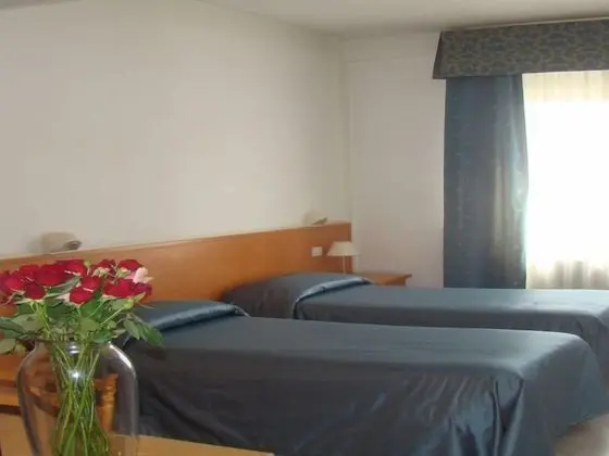 Tek Büyük veya İki Ayrı Yataklı Oda