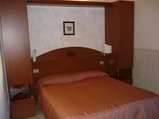 Classic Tek Büyük veya İki Ayrı Yataklı Oda