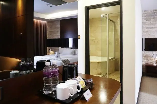 Junior Süit, 1 En Büyük (King) Boy Yatak, Şehir Manzaralı