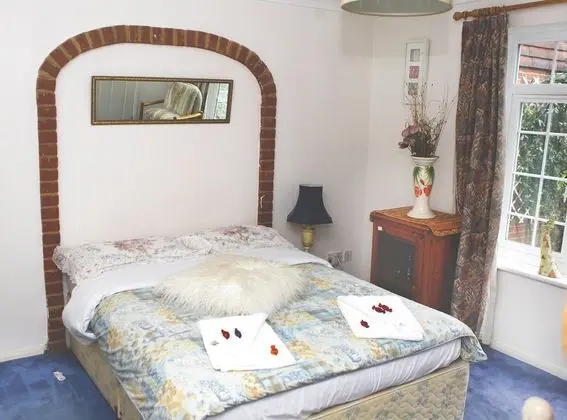 Tek Büyük Yataklı Oda, Ortak Banyo