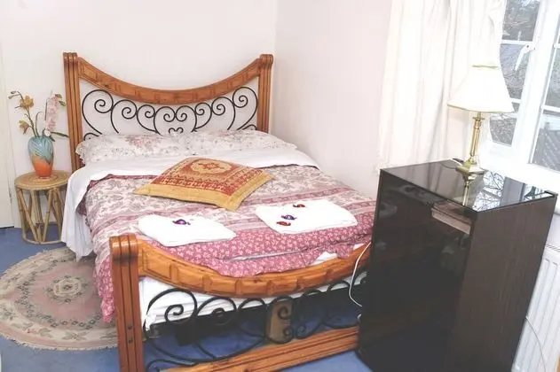 Üç Kişilik Oda