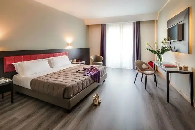 Tek Büyük Yataklı Oda, 1 Çift Kişilik Yatak
