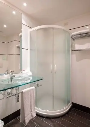 Büyük Yataklı Tek Kişilik Oda