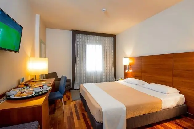 Tek Büyük veya İki Ayrı Yataklı Oda