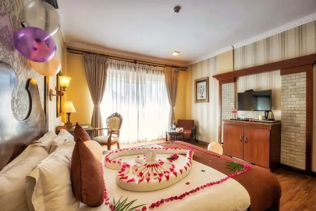 Deluxe Tek Büyük Yataklı Oda