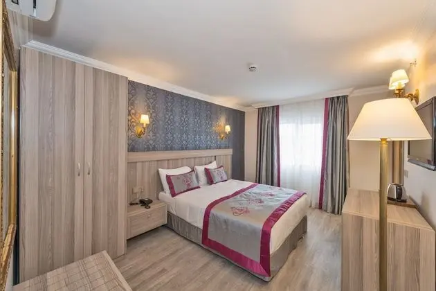 Basic Süit, 1 Çift Kişilik Yatak ve Çekyat