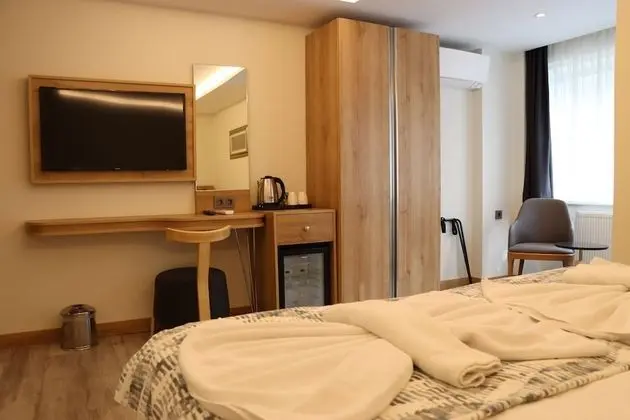 Standard Tek Büyük Yataklı Oda