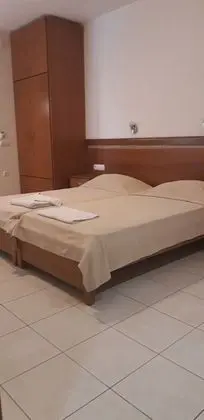 Classic Tek Büyük Yataklı Oda