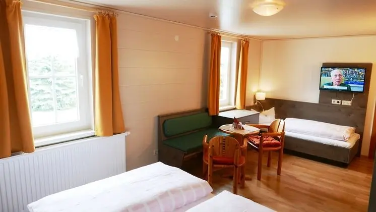 Classic Tek Büyük Yataklı Oda