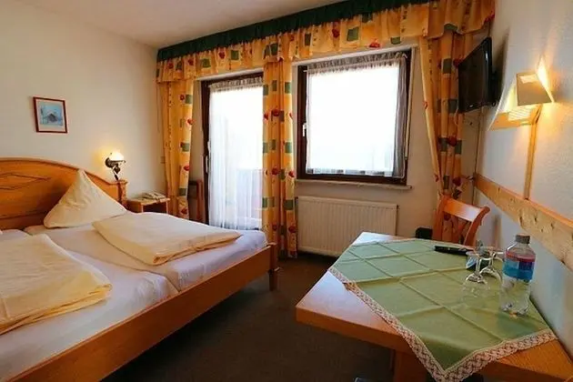 Classic Tek Büyük Yataklı Oda