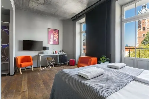 Design Tek Büyük Yataklı Oda