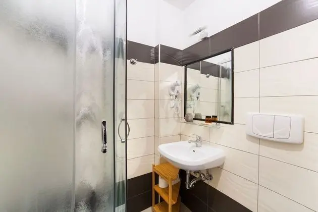 Economy Tek Büyük Yataklı Oda