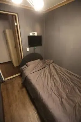 Mono Room