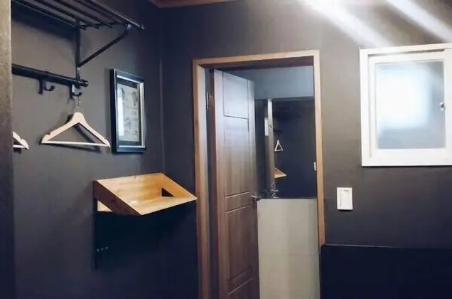Mono Room