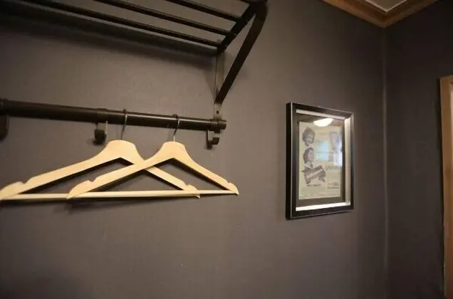 Mono Room