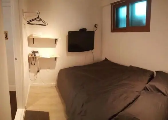 Mono & White Room