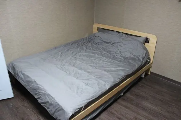 Üç Kişilik Oda, 2 Yatak Odası, Küçük Mutfak