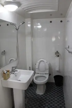 Üç Kişilik Oda, 2 Yatak Odası, Küçük Mutfak