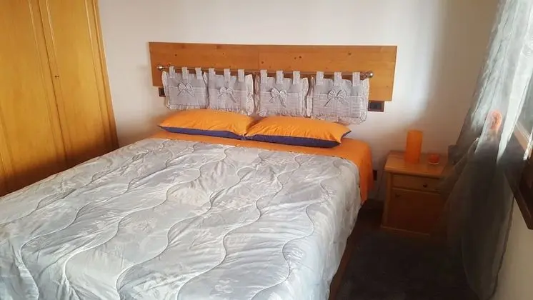 Tek Büyük Yataklı Oda, 1 Çift Kişilik Yatak, Ortak Banyo, Şehir Manzaralı (Paola)