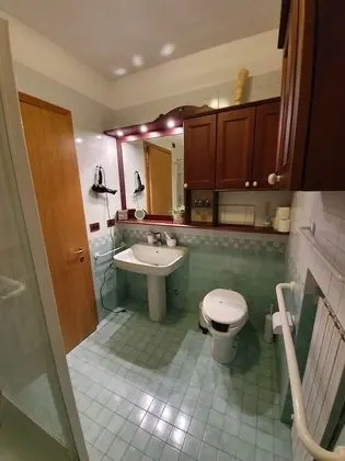 Tek Büyük Yataklı Oda, 1 Çift Kişilik Yatak, Ortak Banyo, Şehir Manzaralı (Paola)