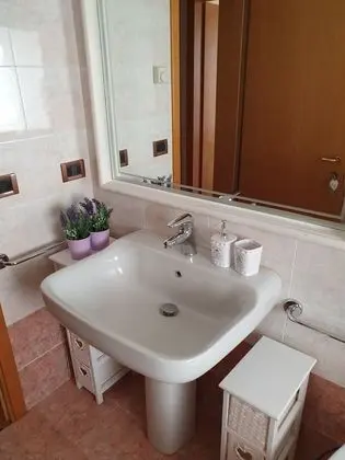 Üç Kişilik Oda, Özel Banyo (Adriana)