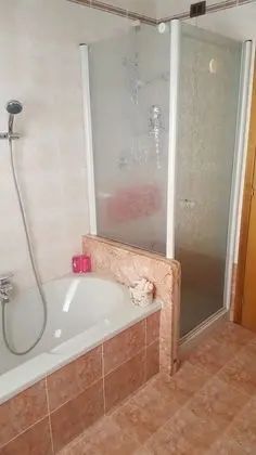 Üç Kişilik Oda, Özel Banyo (Adriana)
