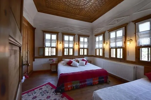 Deluxe Üç Kişilik Oda