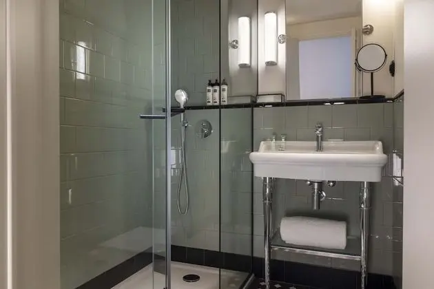 Standard Tek Büyük Yataklı Oda