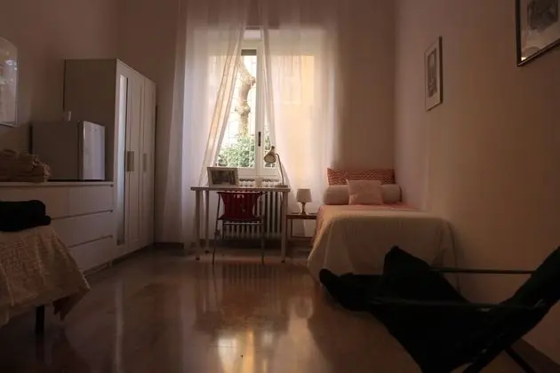 Üç Kişilik Oda, Ortak Banyo (Bianca)