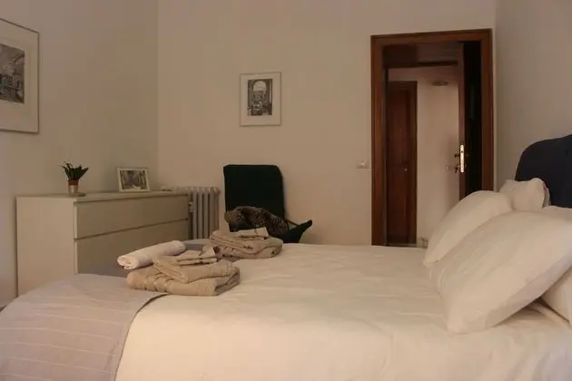 Üç Kişilik Oda, Ortak Banyo (Blu)